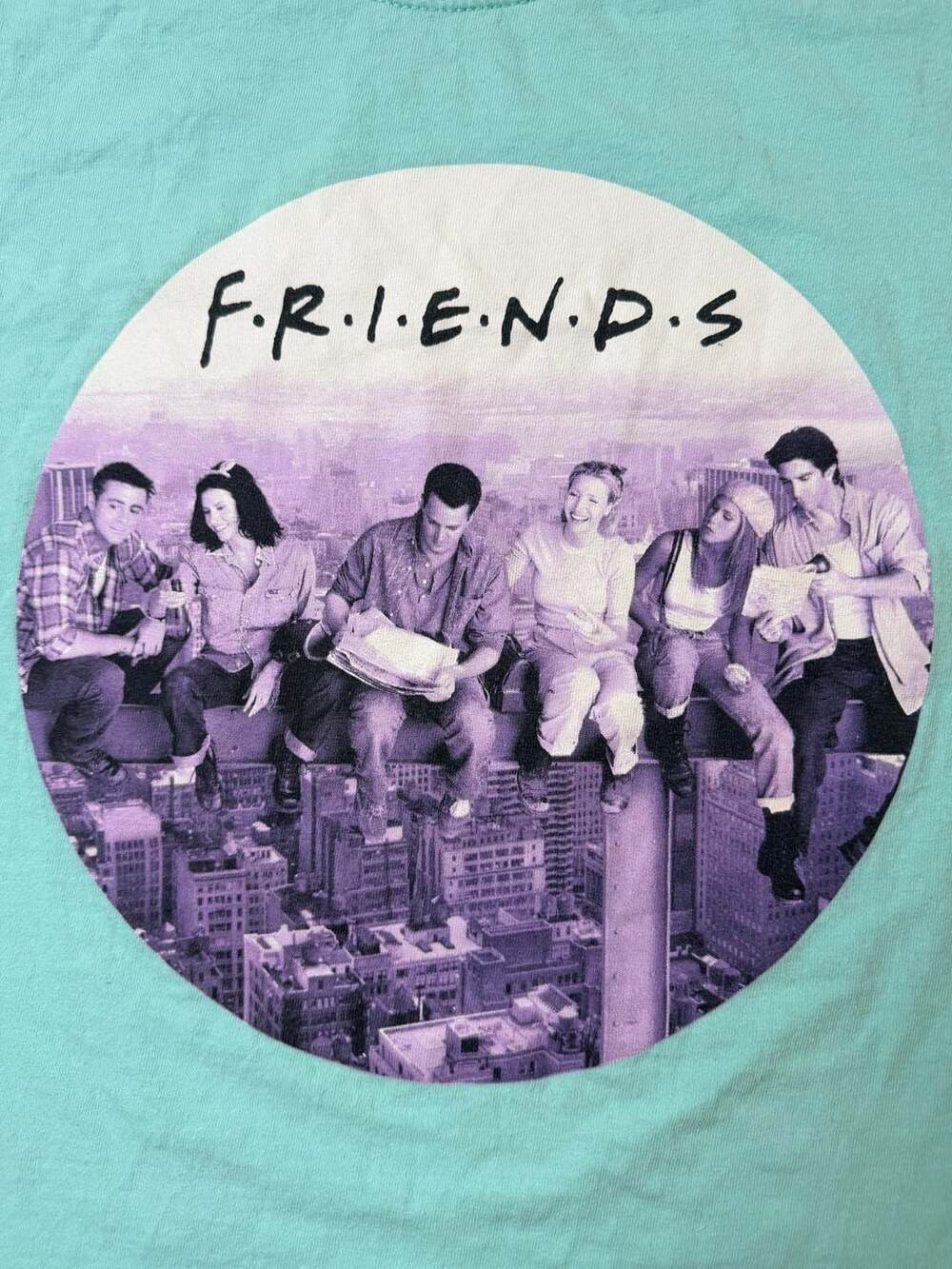 Friends TV Show T-Shirt Size Small New York City Skyscraper NWT